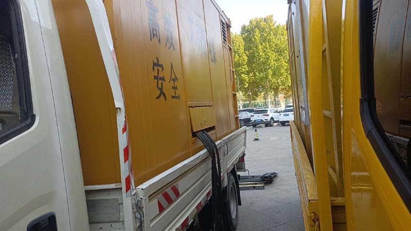 河西如何判断柴油发电机组和UPS电源的切换时间是否符合要求？
